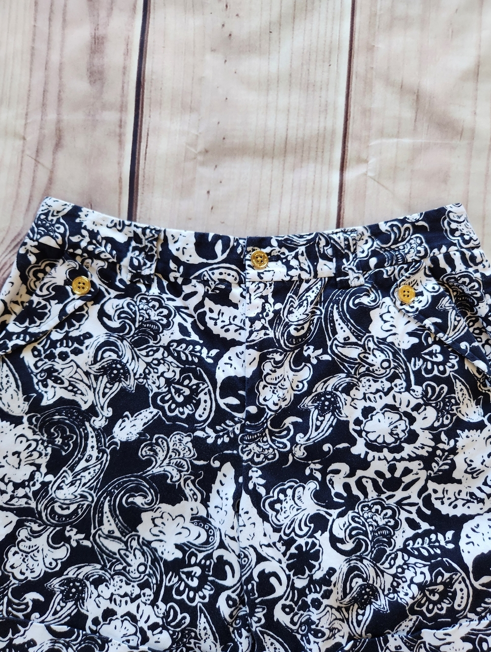 Lauren Ralph Lauren High Rise Floral Cuffed Shorts Navy White | Women's Size 10 - Picture 2 of 7